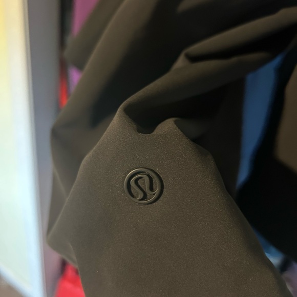 NWOT Lululemon Repel Shell Rain Jacket - Picture 8 of 10